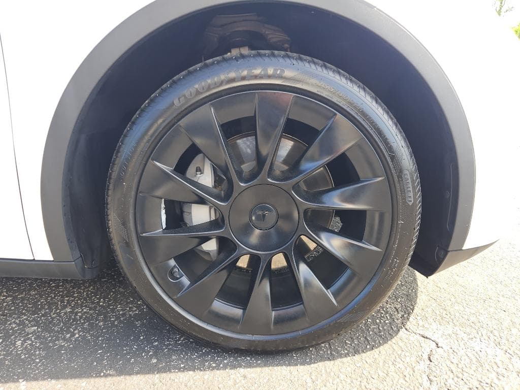 2021 Tesla Model Y view 28