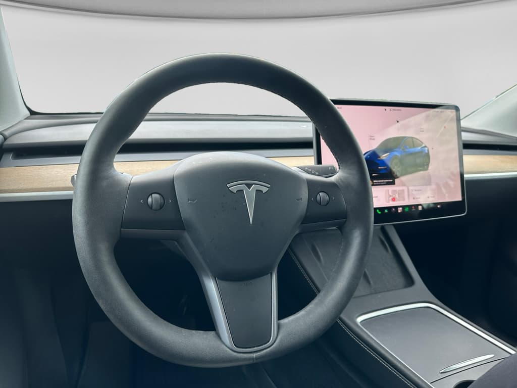 2024 Tesla Model Y view 6