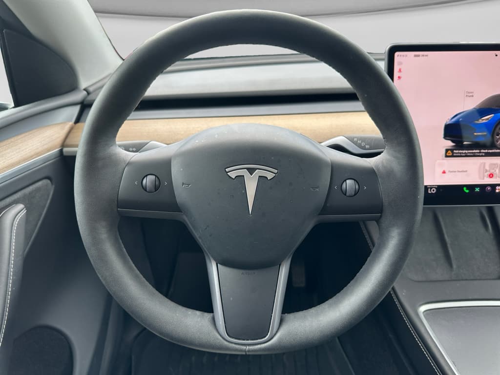 2024 Tesla Model Y view 5