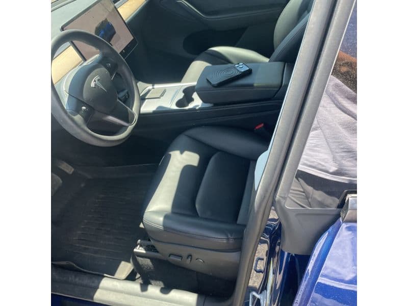 2024 Tesla Model Y view 5