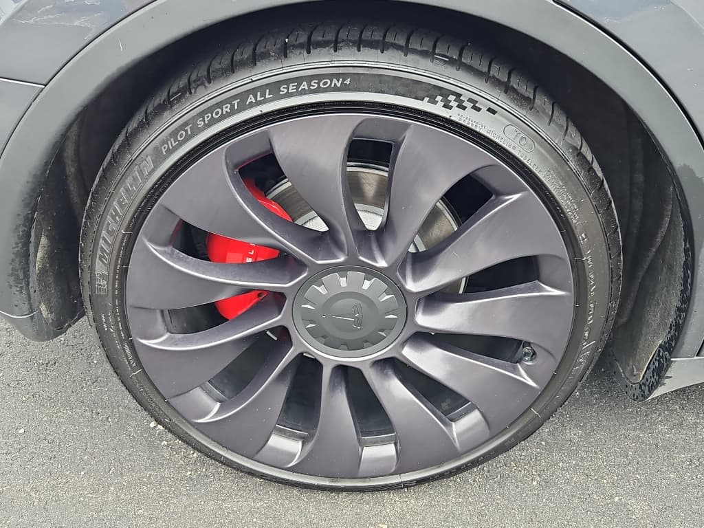 2021 Tesla Model Y view 28