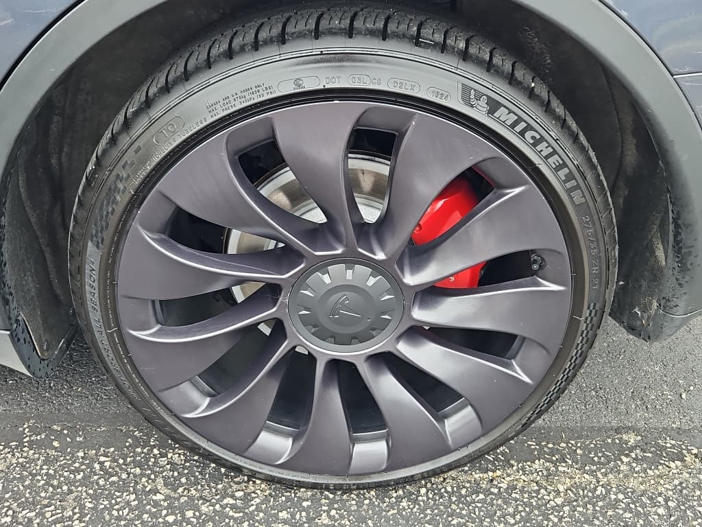 2021 Tesla Model Y view 26