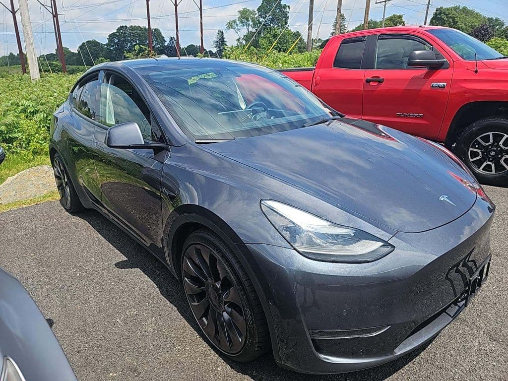 2021 Tesla Model Y view 4