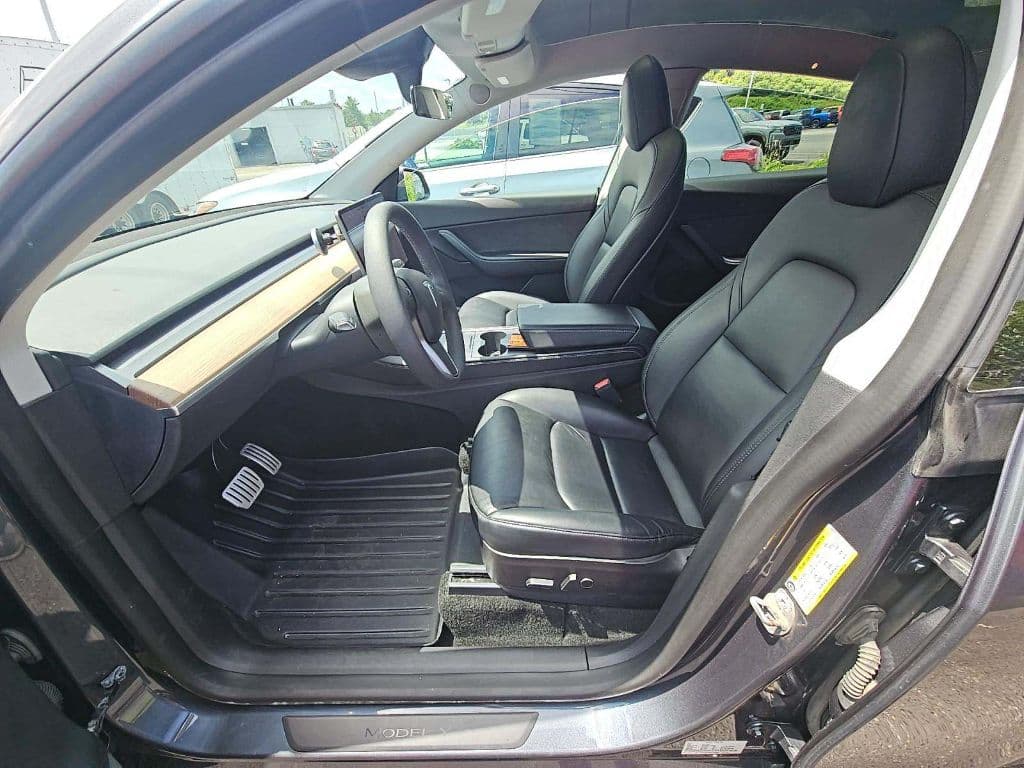 2021 Tesla Model Y view 5