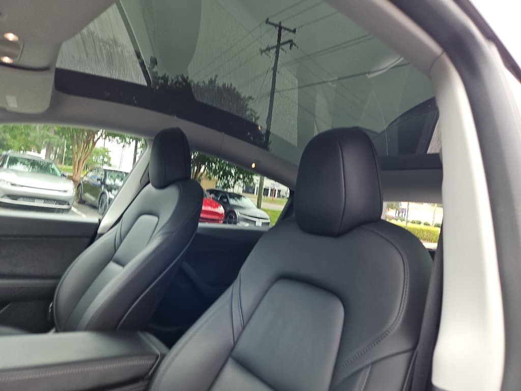 2021 Tesla Model Y view 19