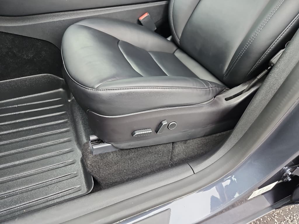 2021 Tesla Model Y view 7