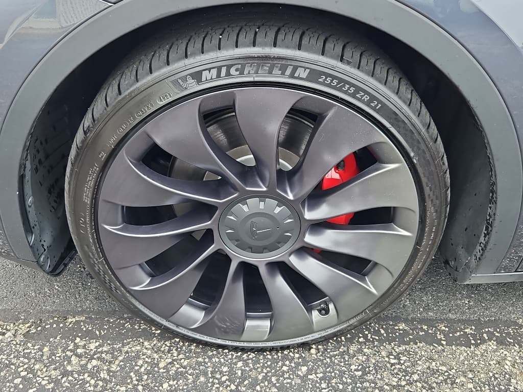 2021 Tesla Model Y view 24