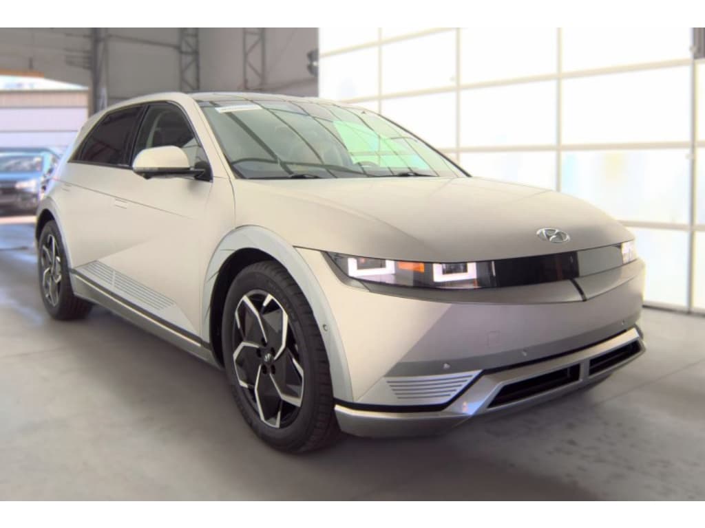 2024 Hyundai IONIQ 5 view 3