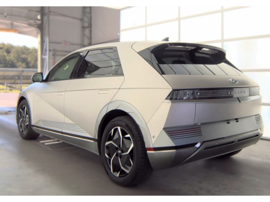 2024 Hyundai IONIQ 5 view 4