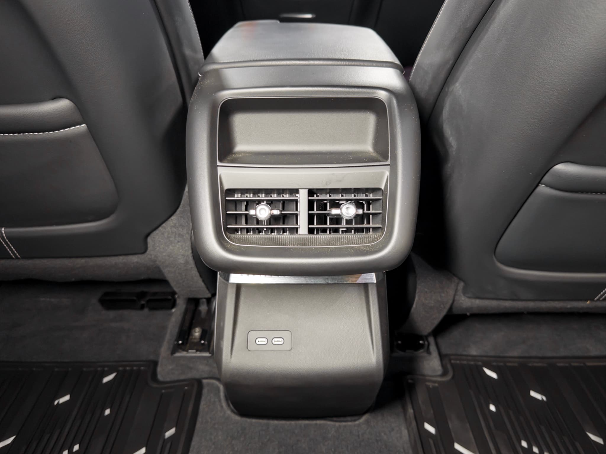 2025 Cadillac Lyriq view 21
