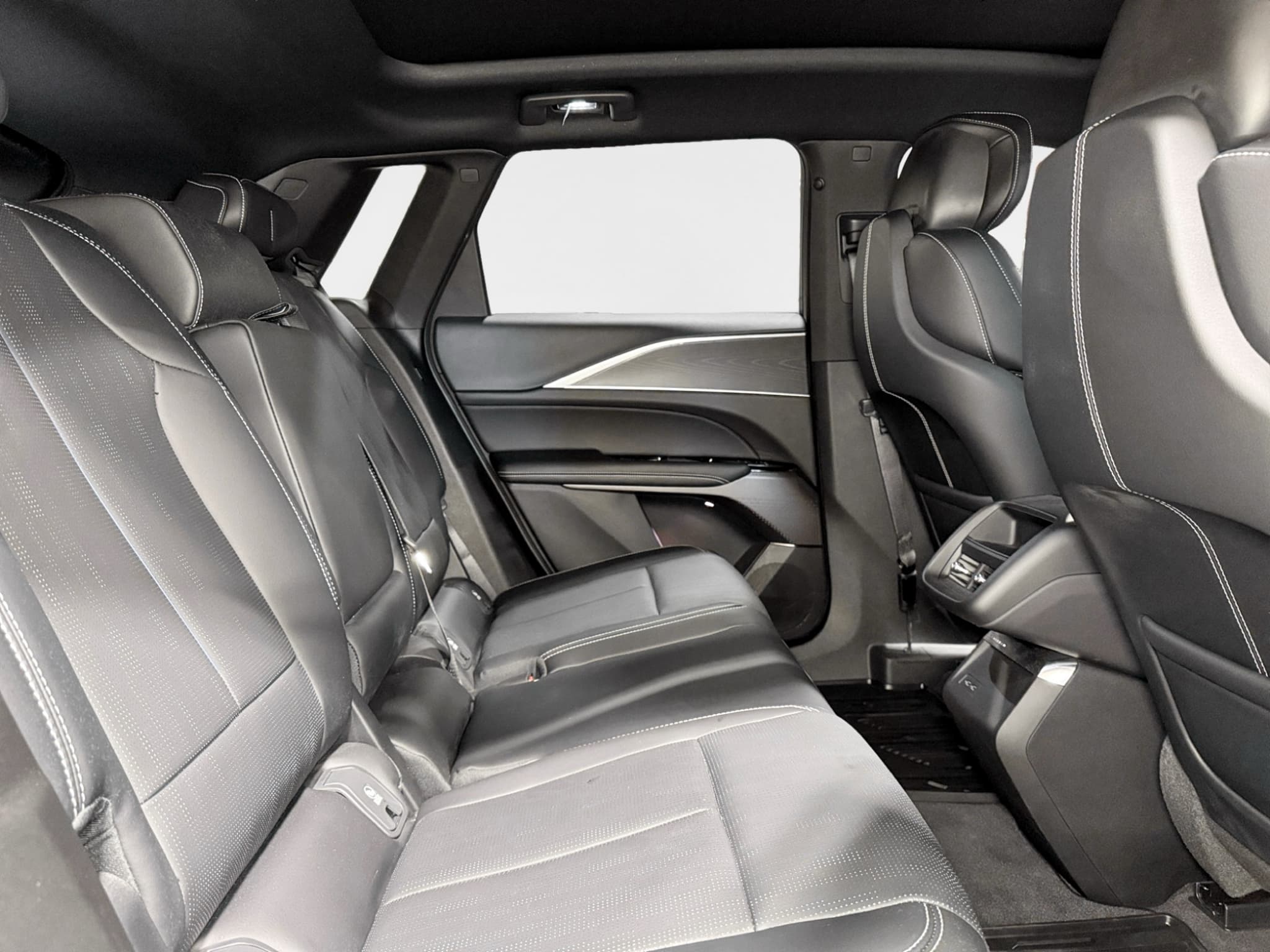 2025 Cadillac Lyriq view 22