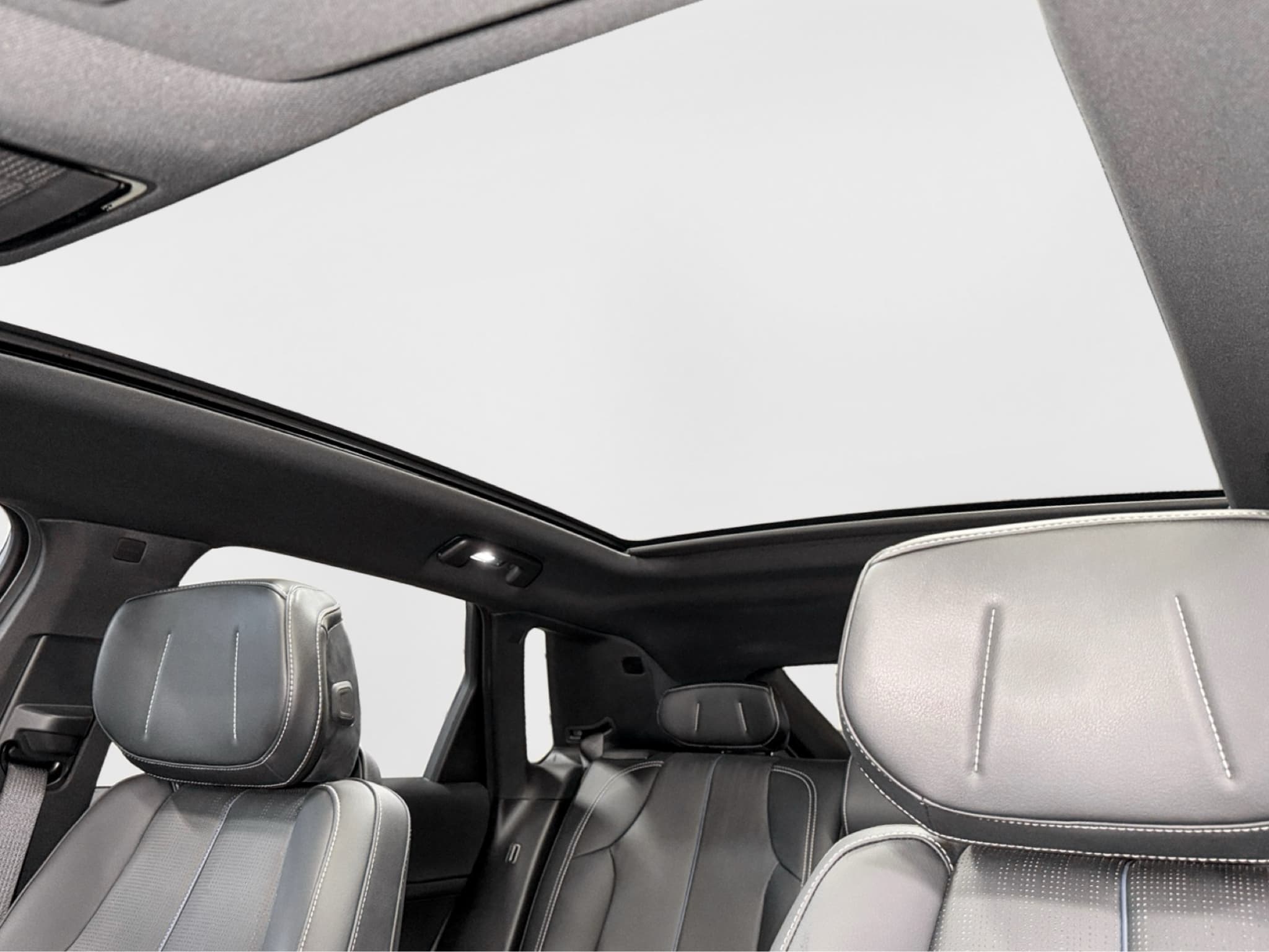 2025 Cadillac Lyriq view 24