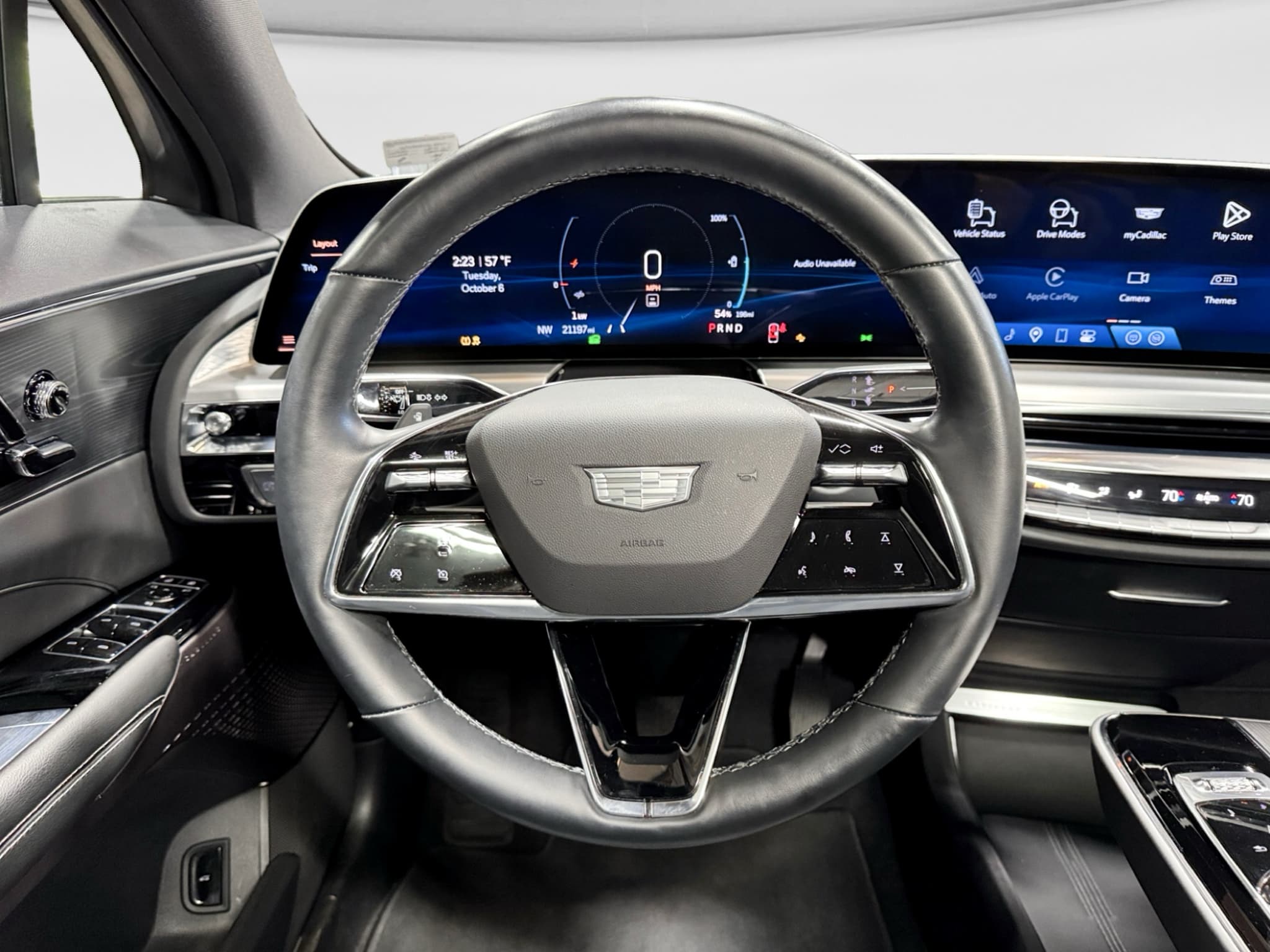 2025 Cadillac Lyriq view 8