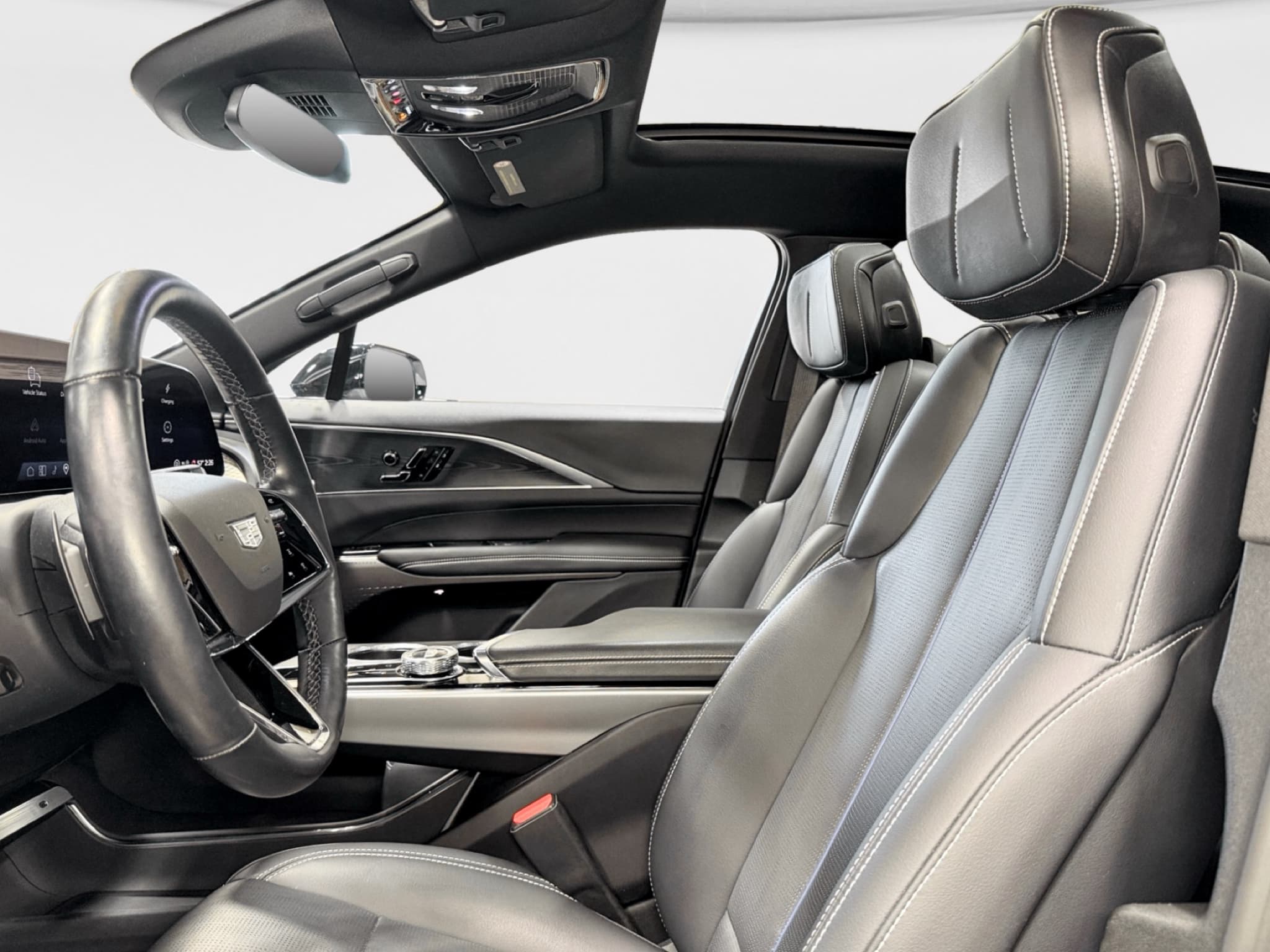 2025 Cadillac Lyriq view 16
