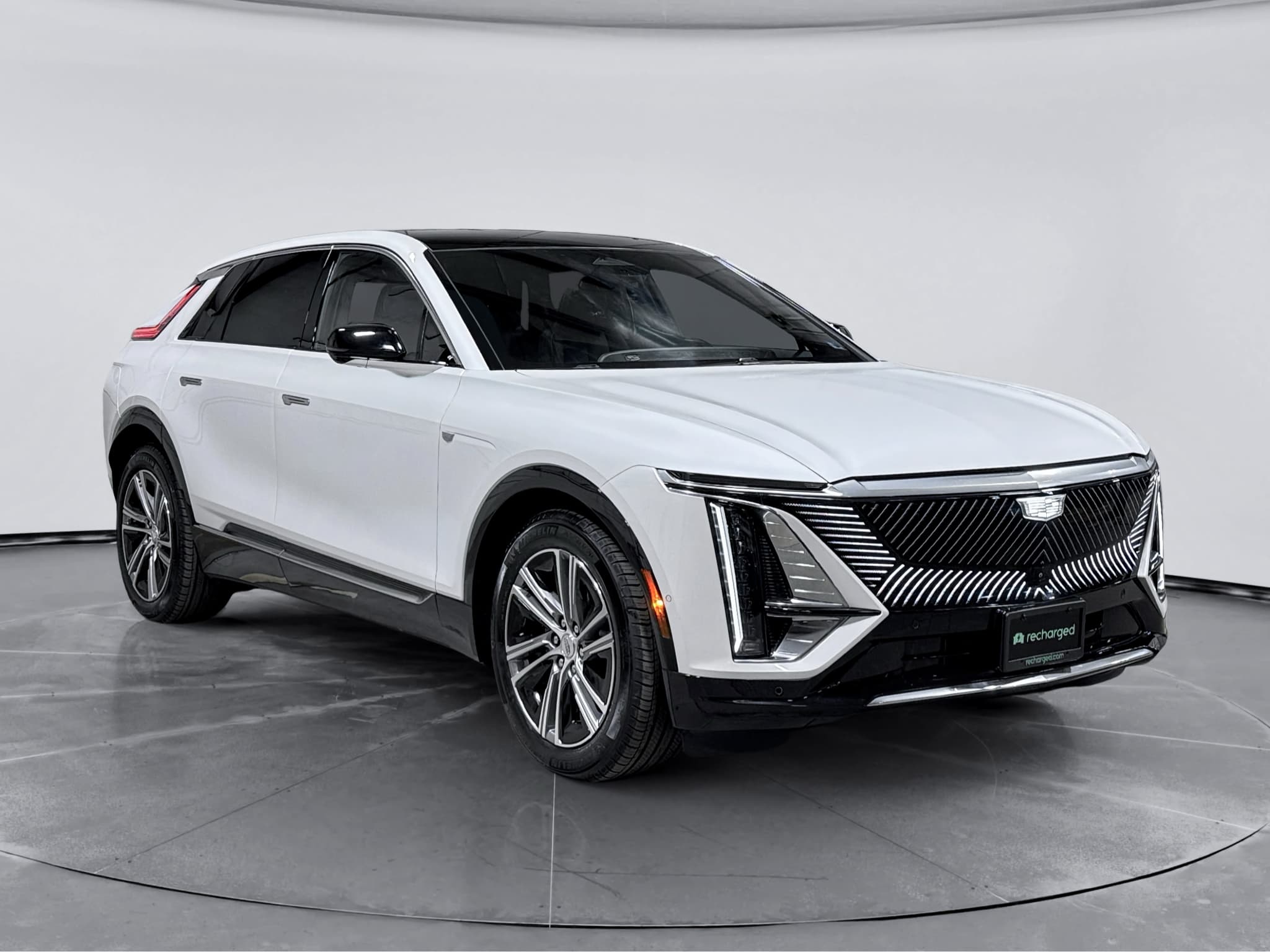 2025 Cadillac Lyriq view 4