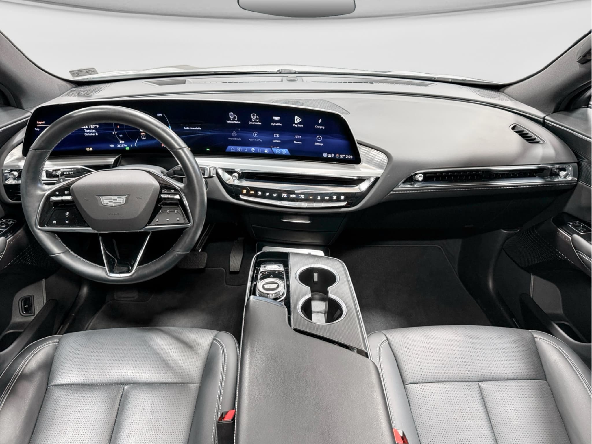 2025 Cadillac Lyriq view 15