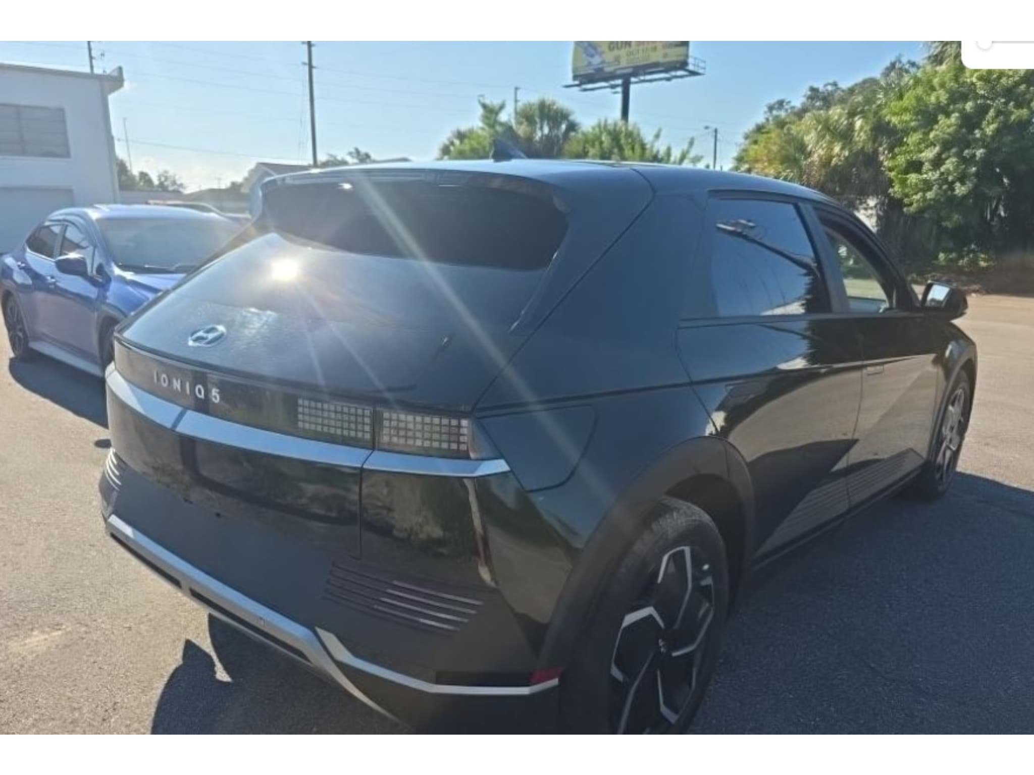 2024 Hyundai IONIQ 5 view 3