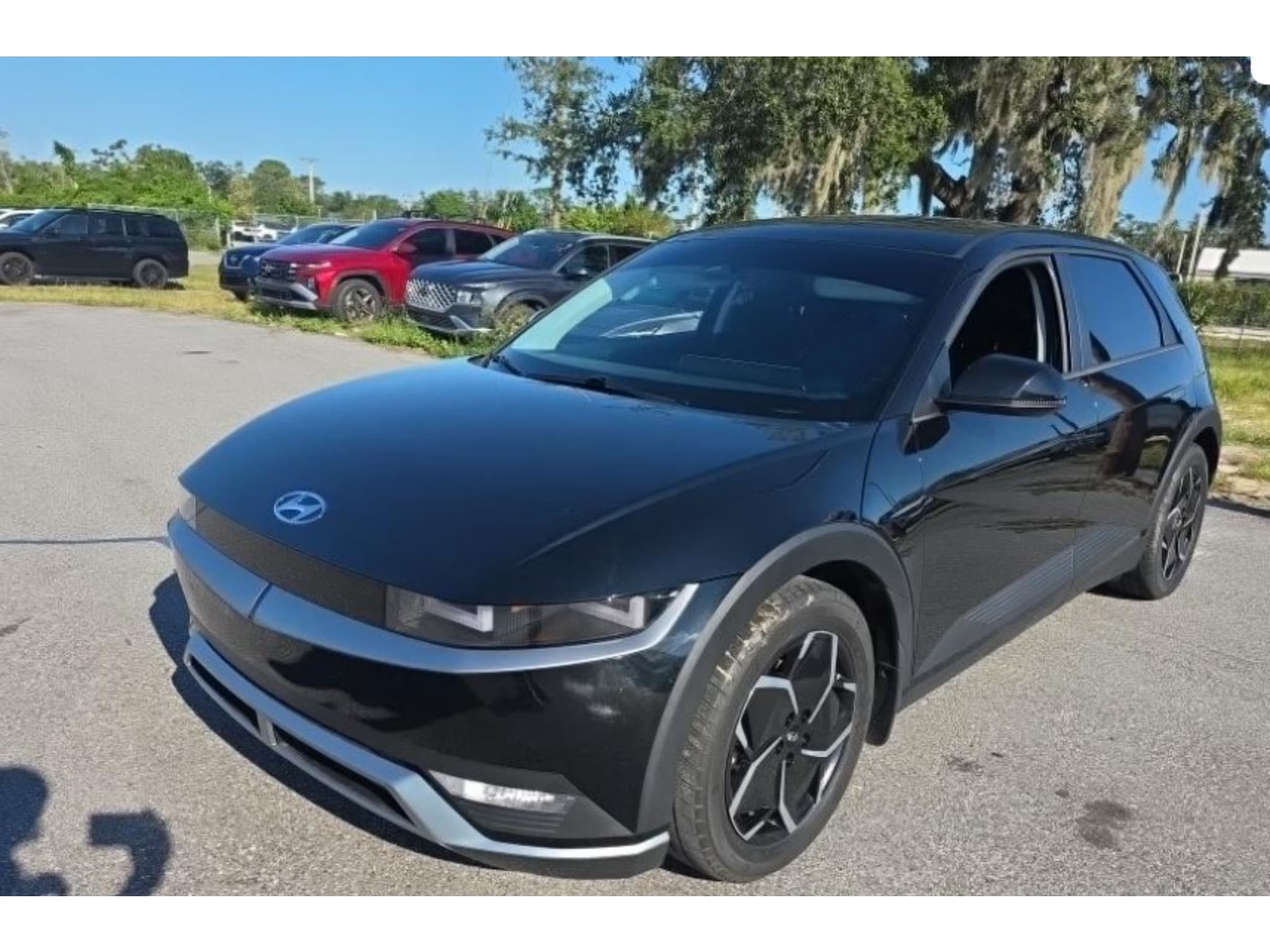 2024 Hyundai IONIQ 5 view 1