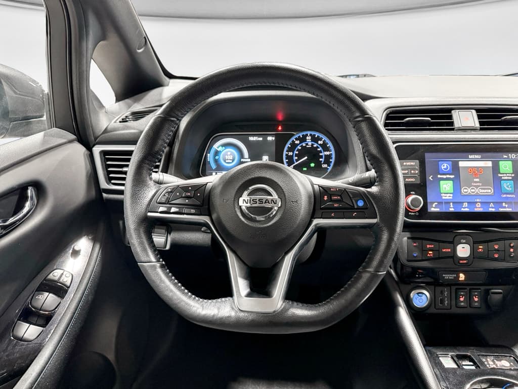 2020 Nissan LEAF view 8