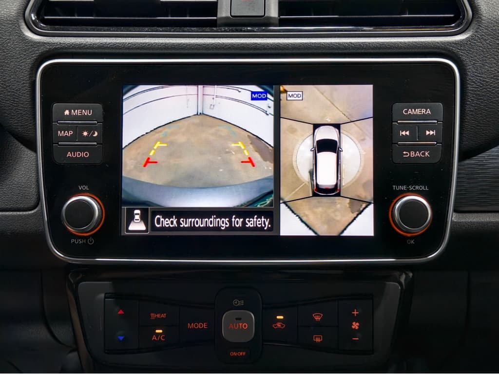 2020 Nissan LEAF view 13