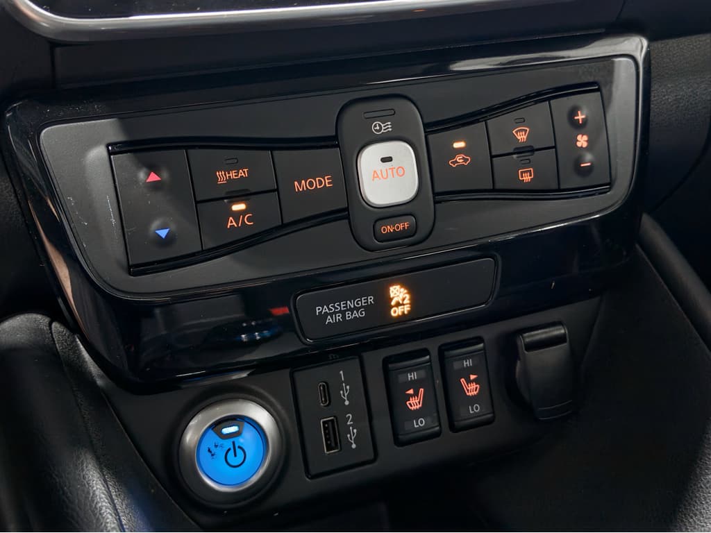 2020 Nissan LEAF view 14