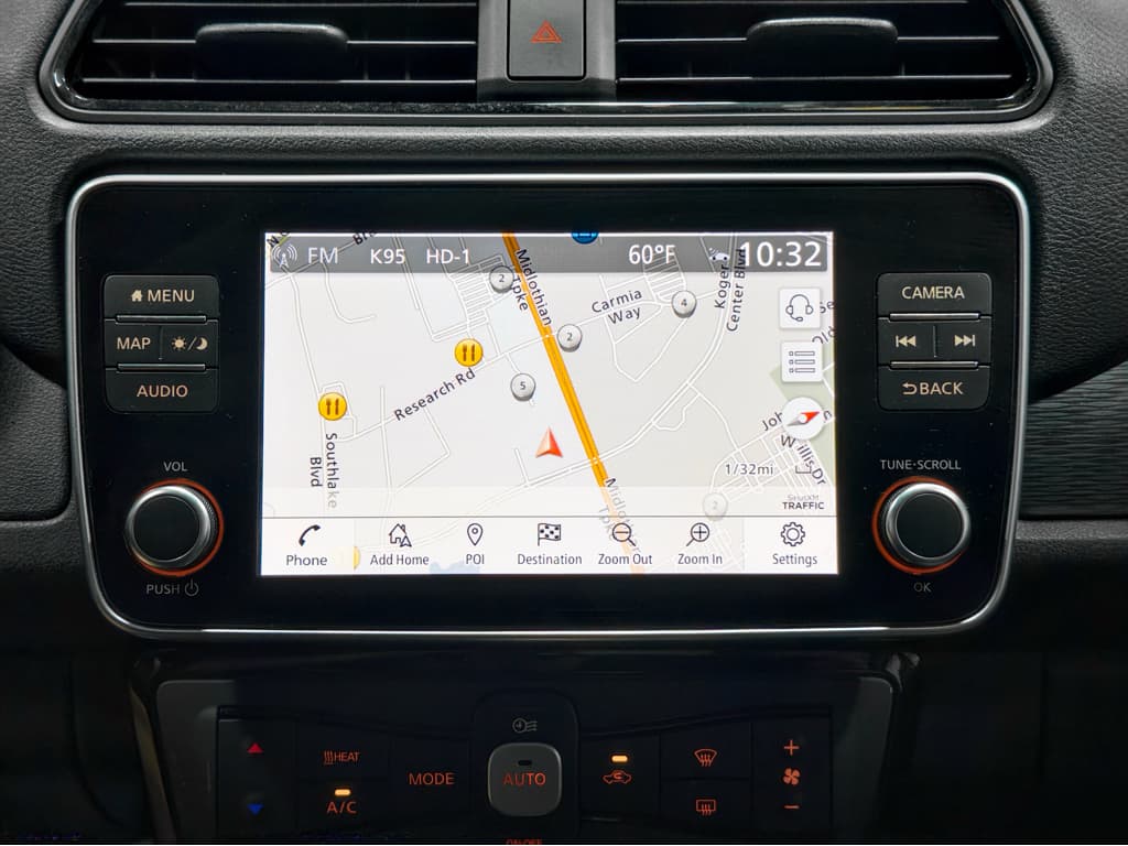 2020 Nissan LEAF view 11