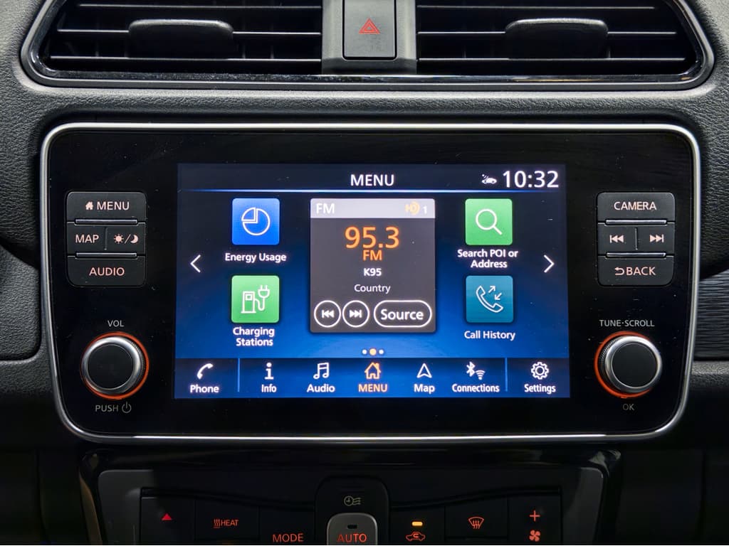 2020 Nissan LEAF view 10
