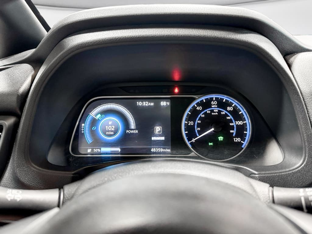 2020 Nissan LEAF view 9