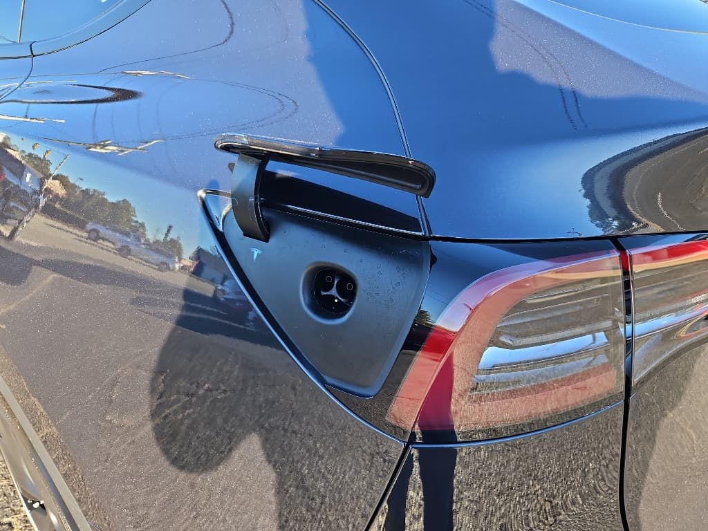 2025 Tesla Model Y view 5