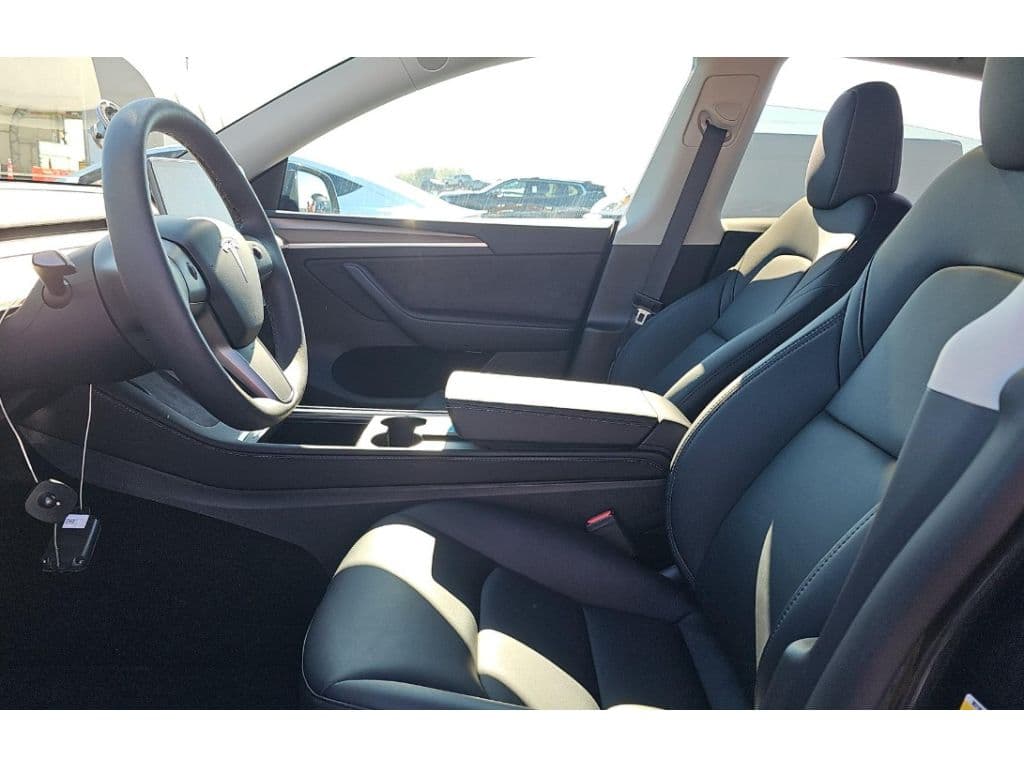 2025 Tesla Model Y view 5