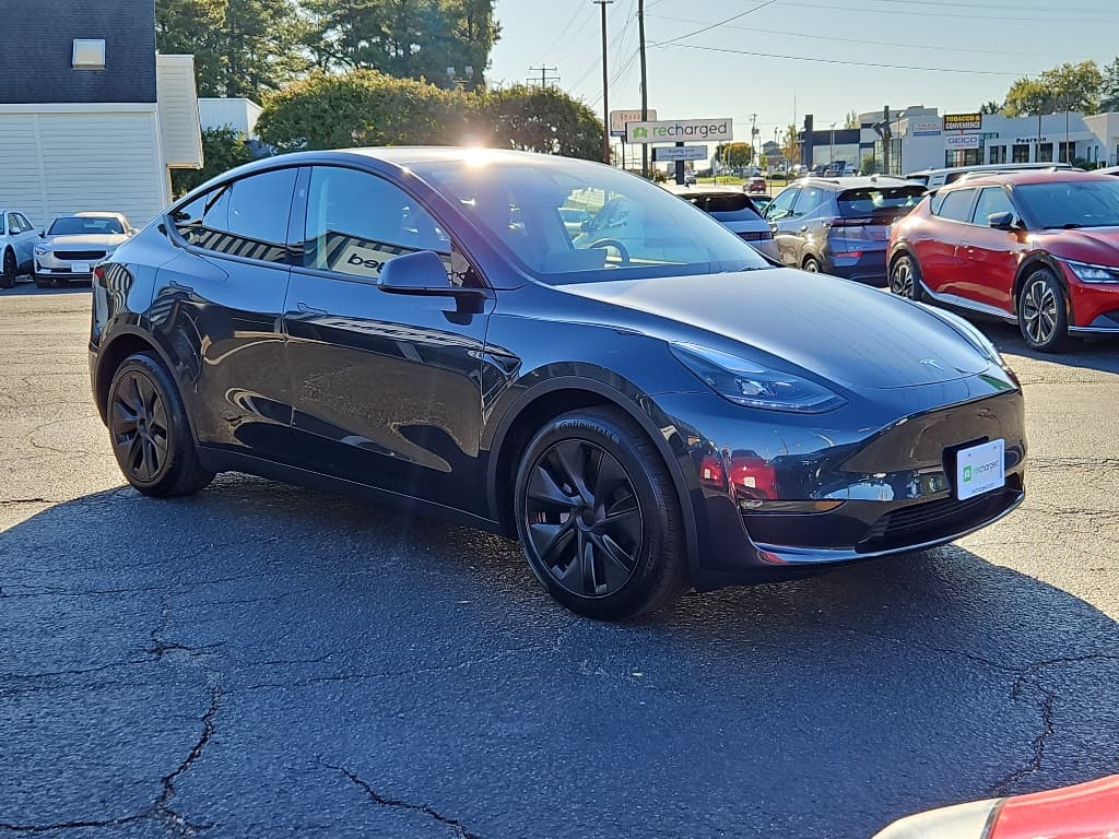 2025 Tesla Model Y view 4