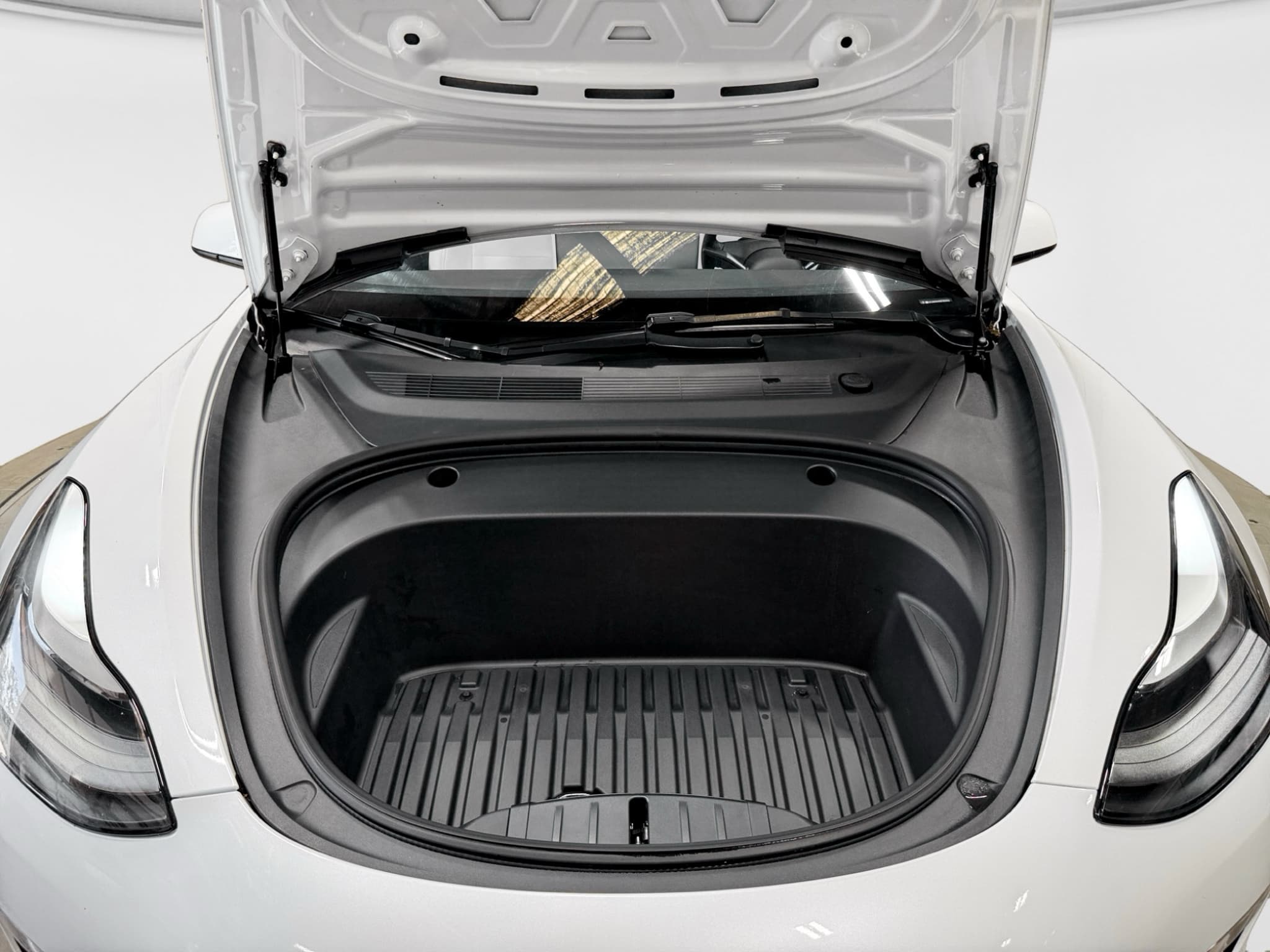 2022 Tesla Model 3 view 23
