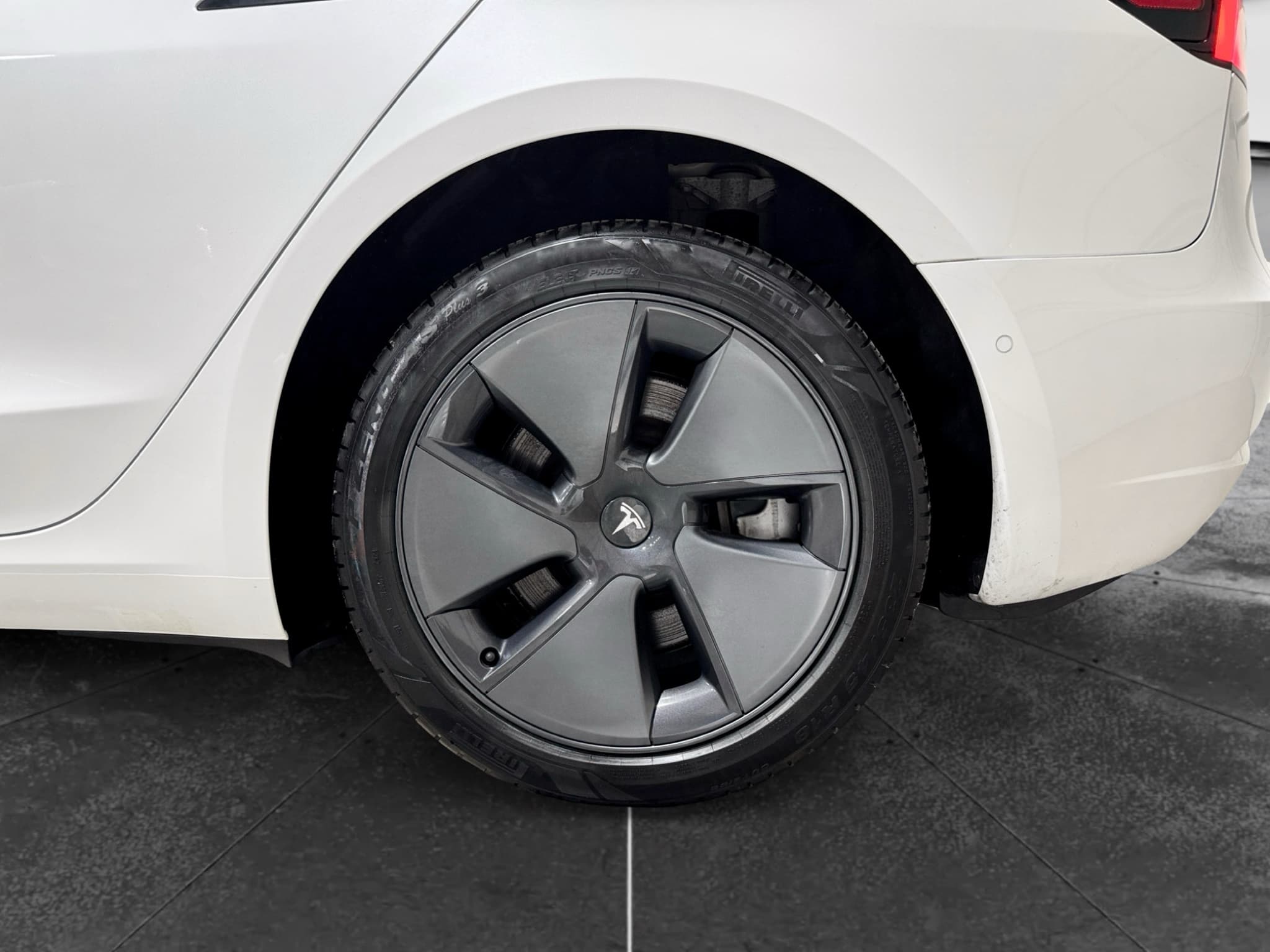 2022 Tesla Model 3 view 31