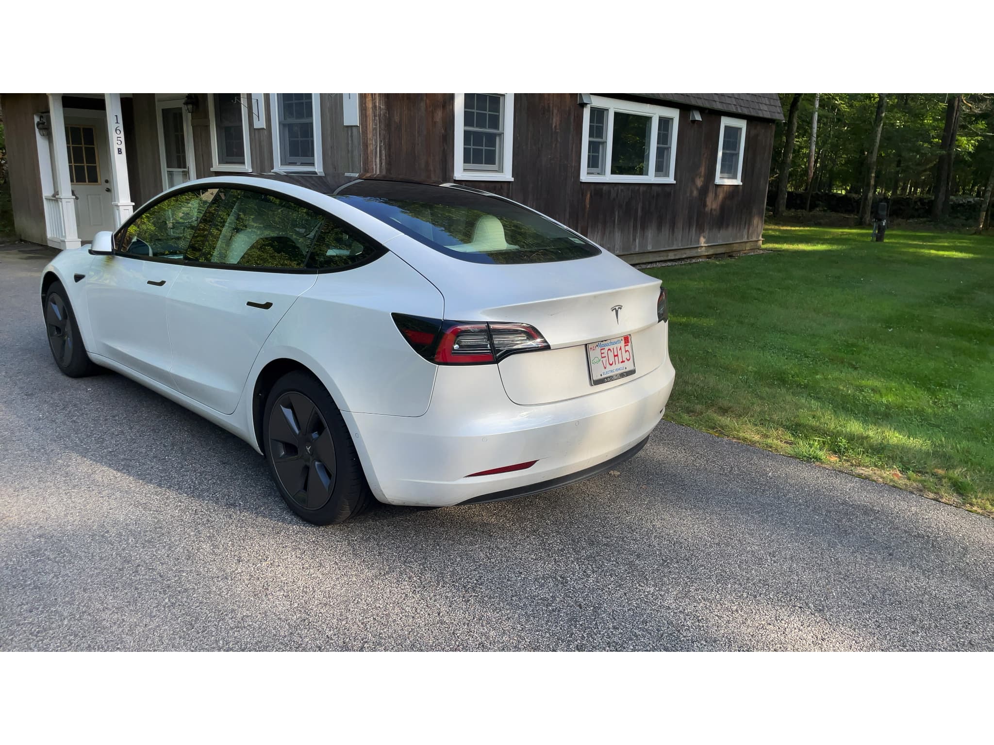 2022 Tesla Model 3 view 4