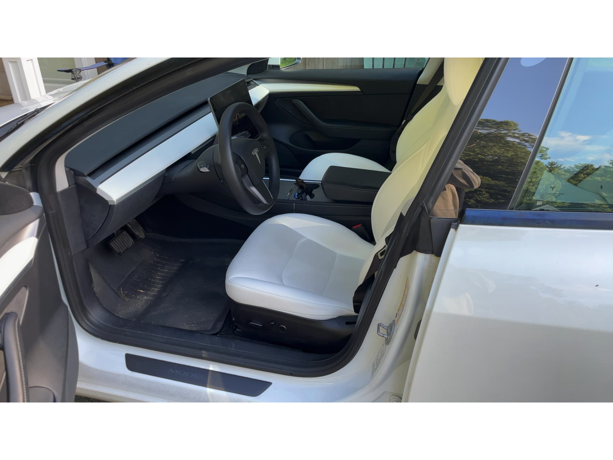 2022 Tesla Model 3 view 6