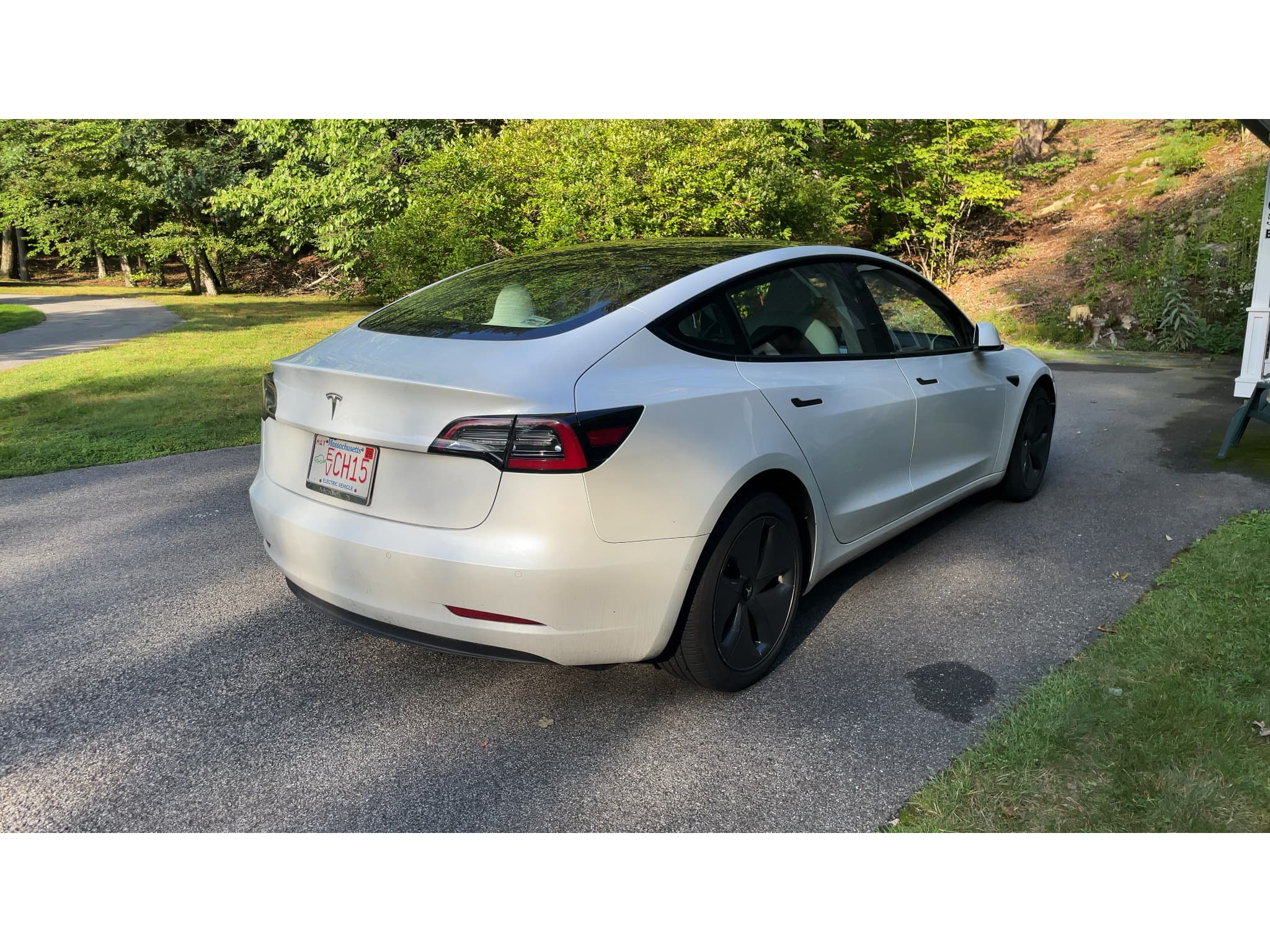 2022 Tesla Model 3 view 5