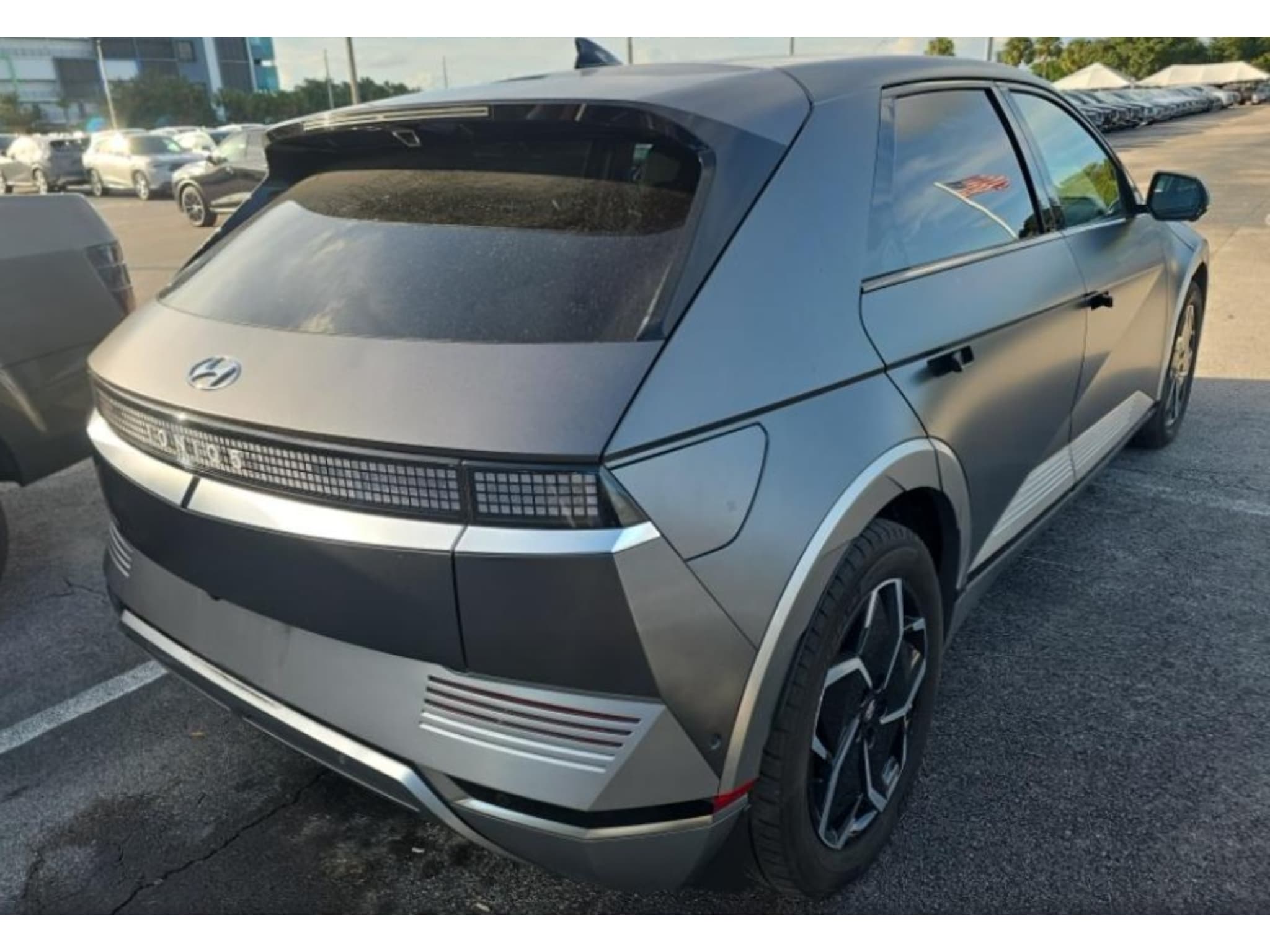 2024 Hyundai IONIQ 5 view 3