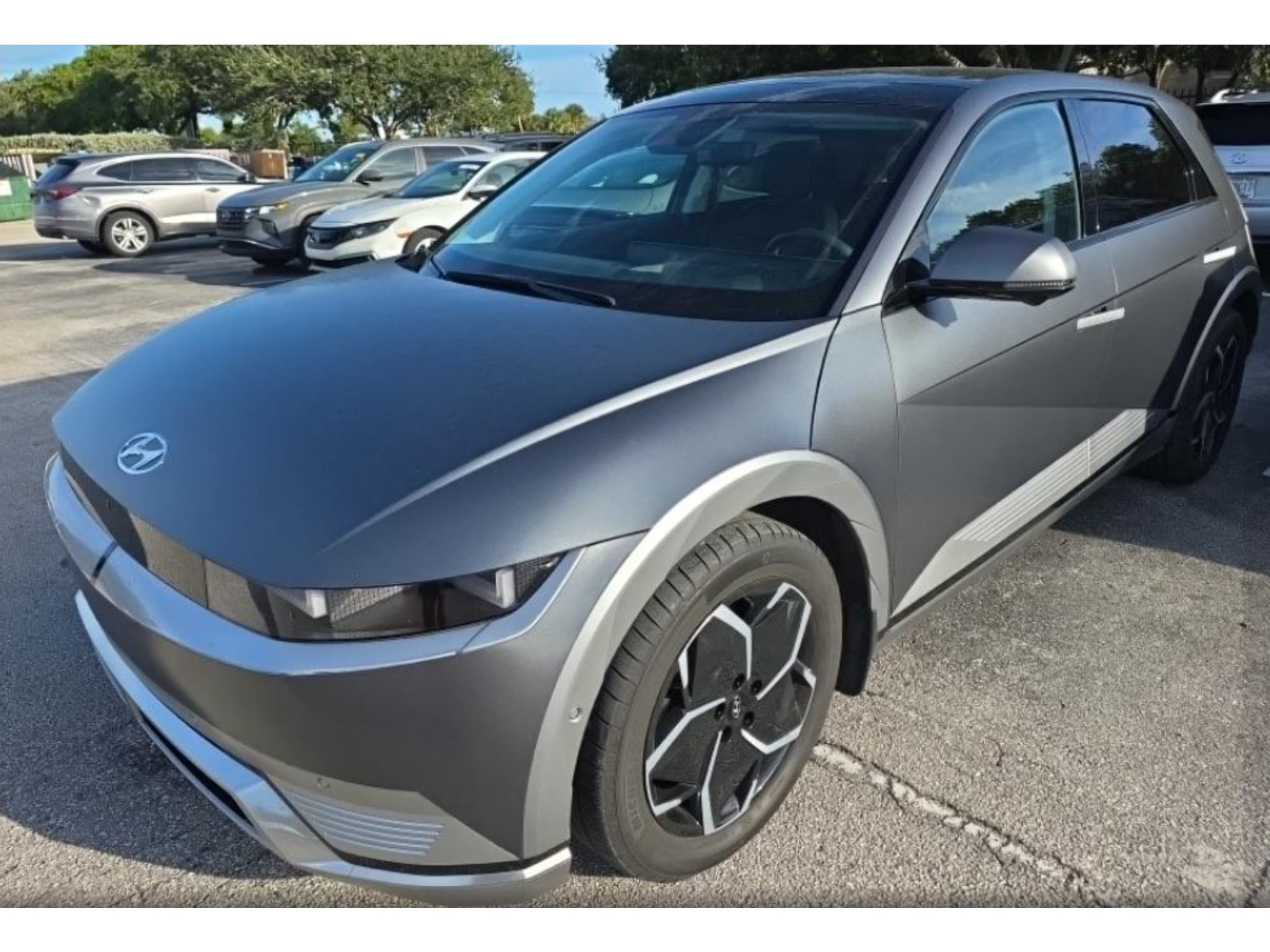 2024 Hyundai IONIQ 5 view 1