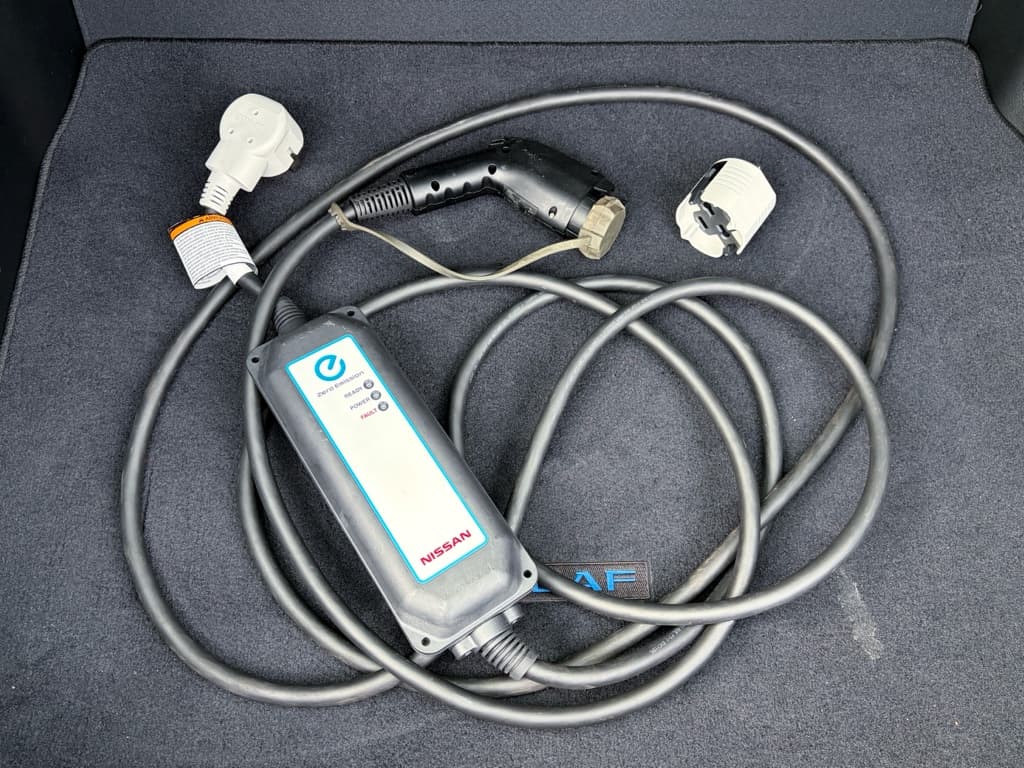 2020 Nissan LEAF view 6