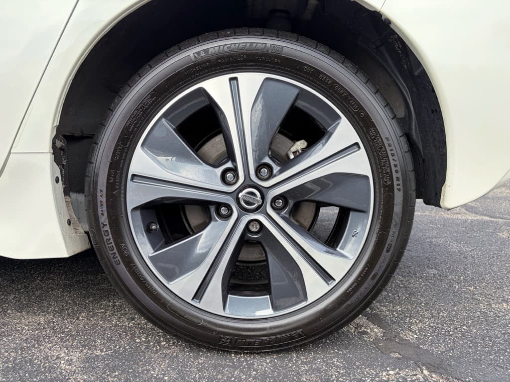 2020 Nissan LEAF view 34