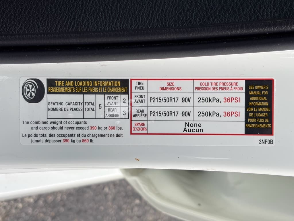 2020 Nissan LEAF view 27