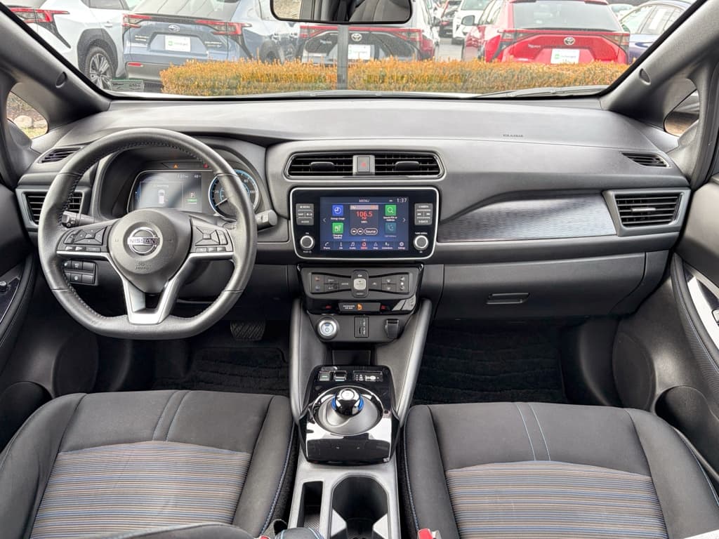 2020 Nissan LEAF view 16