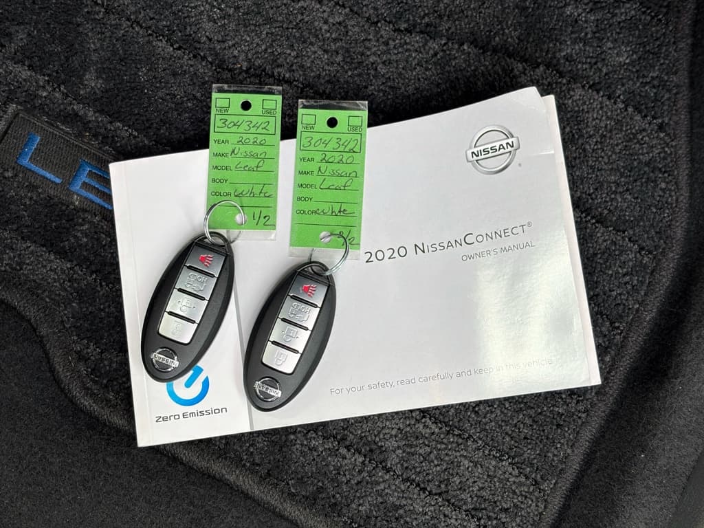 2020 Nissan LEAF view 23