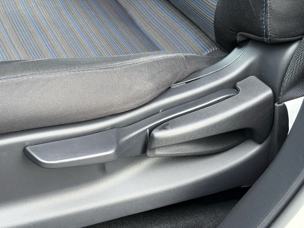 2020 Nissan LEAF view 7