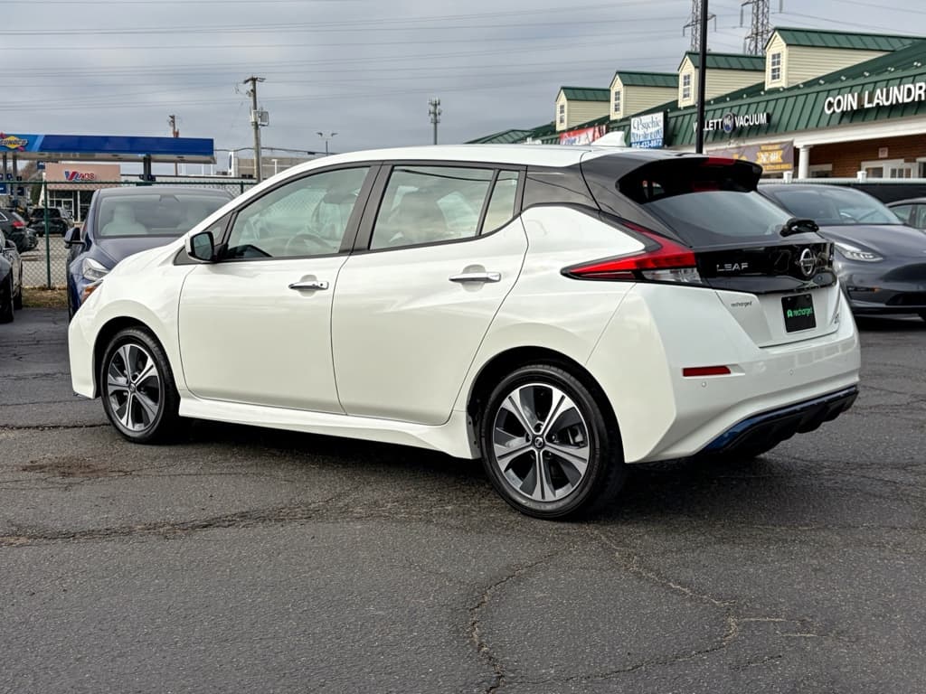 2020 Nissan LEAF view 2