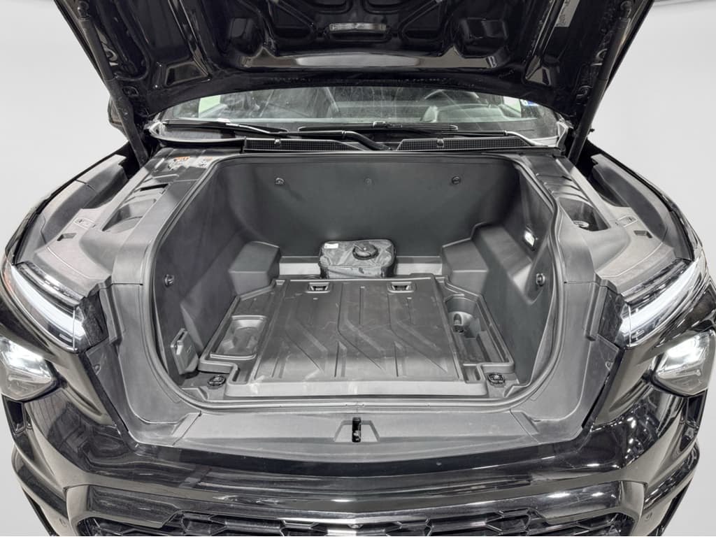 2024 Chevrolet Silverado EV view 25