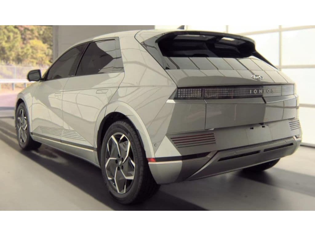 2024 Hyundai IONIQ 5 view 4