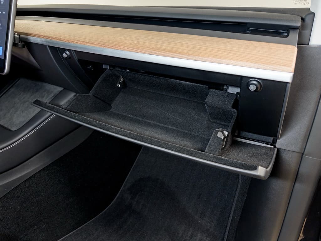 2024 Tesla Model Y view 18