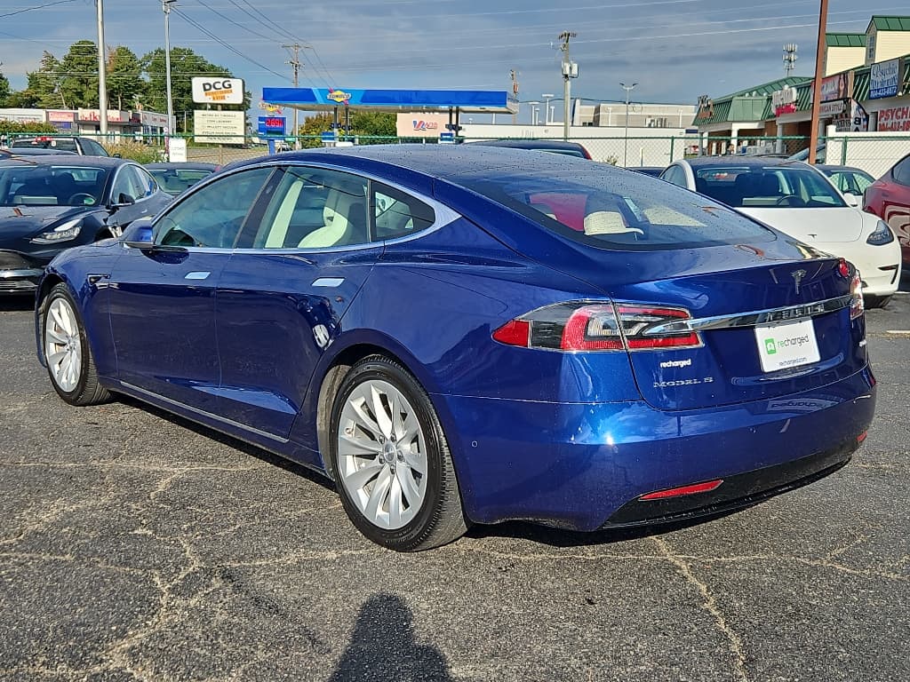 2019 Tesla Model S view 2
