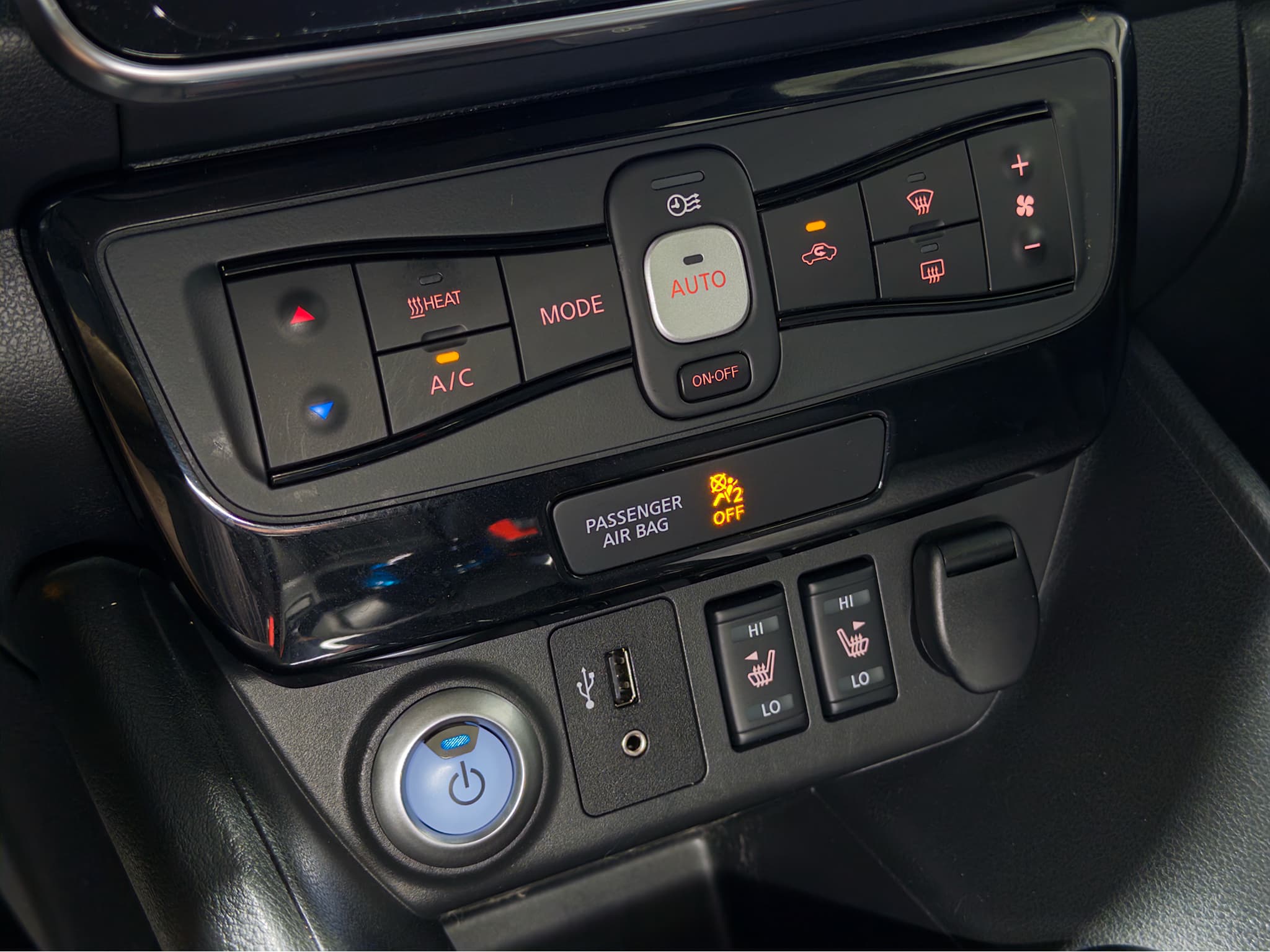 2018 Nissan LEAF view 14